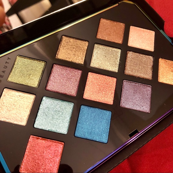 Fenty Beauty Galaxy Palette - Picture 2 of 6
